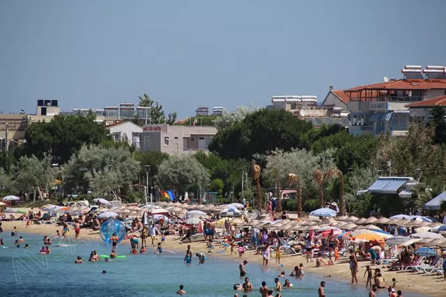 Avşa Halk Plajı: Adanın Mavi Bayraklı Plajı